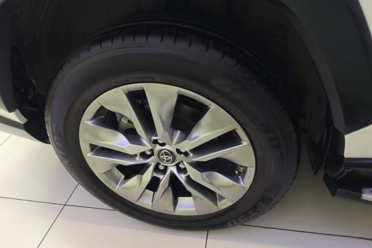 Used Toyota Wildlander 2021 2.0L CVT Two-Wheel Drive Luxury Edition Right Rear Wheel Hub