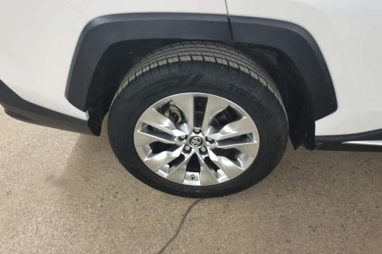 Used Toyota Wildlander 2021 2.0L CVT Two-Wheel Drive Luxury Edition Right Rear Wheel Hub