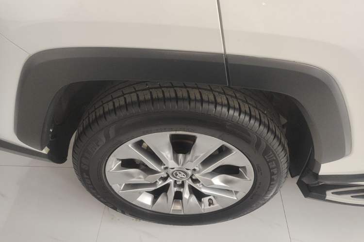 Used Toyota Wildlander 2021 2.0L CVT 4x4 Luxury Edition Right Rear Wheel Hub
