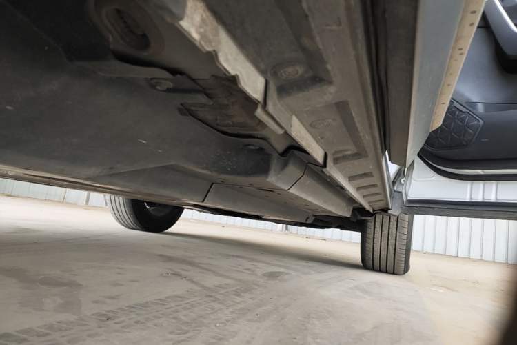 Used Toyota Wildlander 2021 2.0L CVT 4x4 Luxury Edition Right Side Sill
