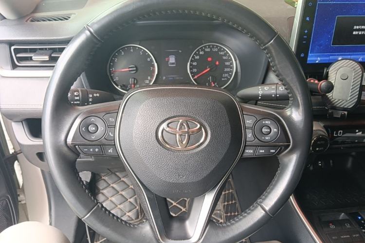 Used Toyota Wildlander 2021 2.0L CVT Two-Wheel Drive Luxury Edition Steering Wheel