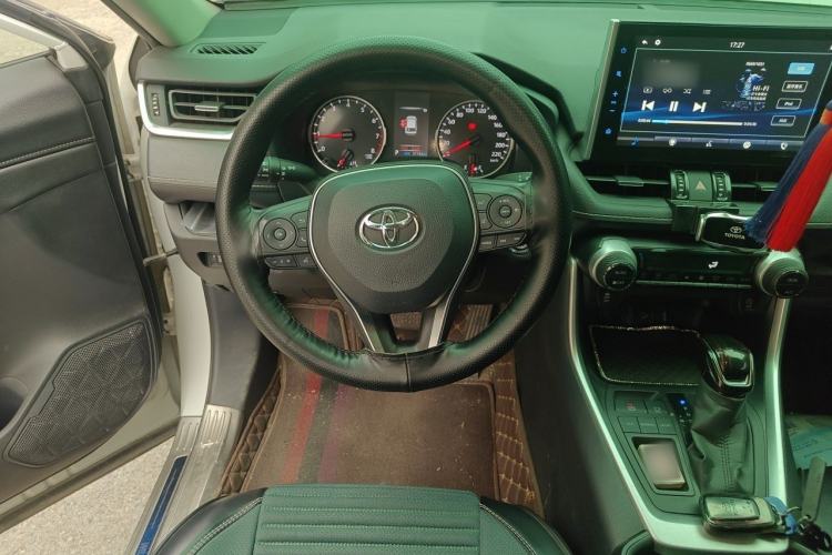 Used Toyota Wildlander 2021 2.0L CVT Two-Wheel Drive Luxury Edition Steering Wheel