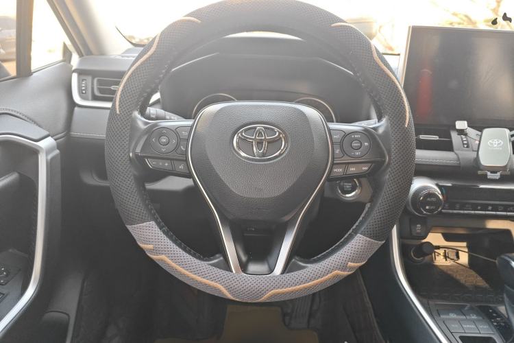 Used Toyota Wildlander 2021 2.0L CVT Two-Wheel Drive Luxury Edition Steering Wheel