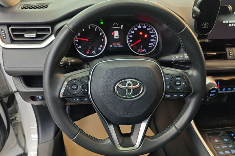 Used Toyota Wildlander 2021 2.0L CVT 4x4 Luxury Edition Steering Wheel