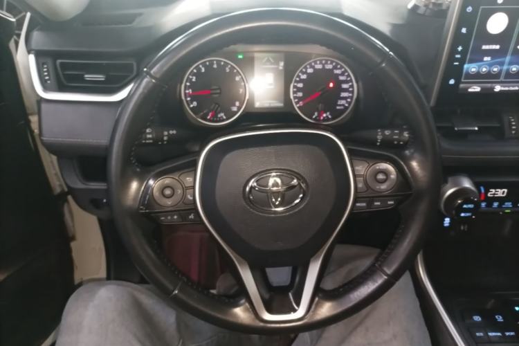 Used Toyota Wildlander 2021 2.0L CVT Two-Wheel Drive Luxury Edition Steering Wheel