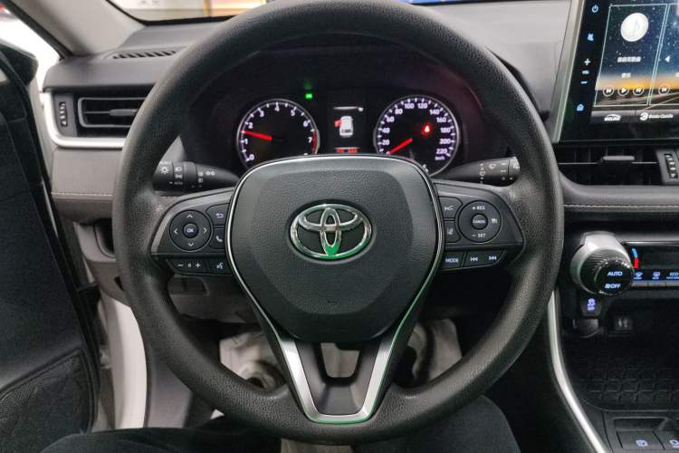 Used Toyota Wildlander 2021 2.0L CVT Two-Wheel Drive Luxury Edition Steering Wheel