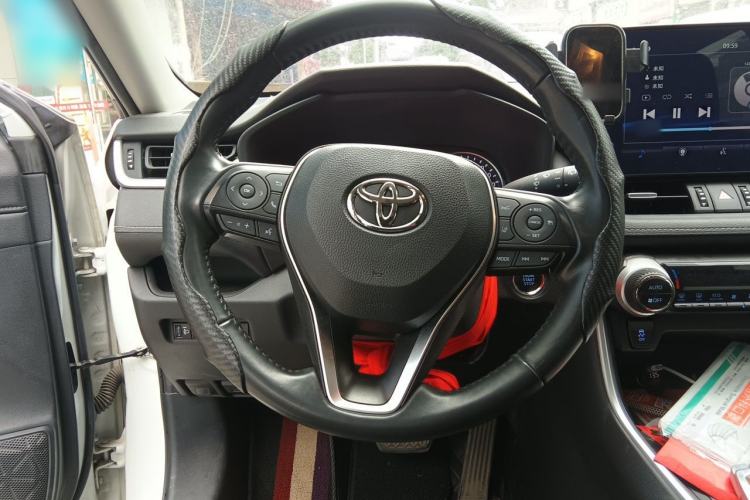 Used Toyota Wildlander 2021 2.0L CVT Two-Wheel Drive Luxury Edition Steering Wheel