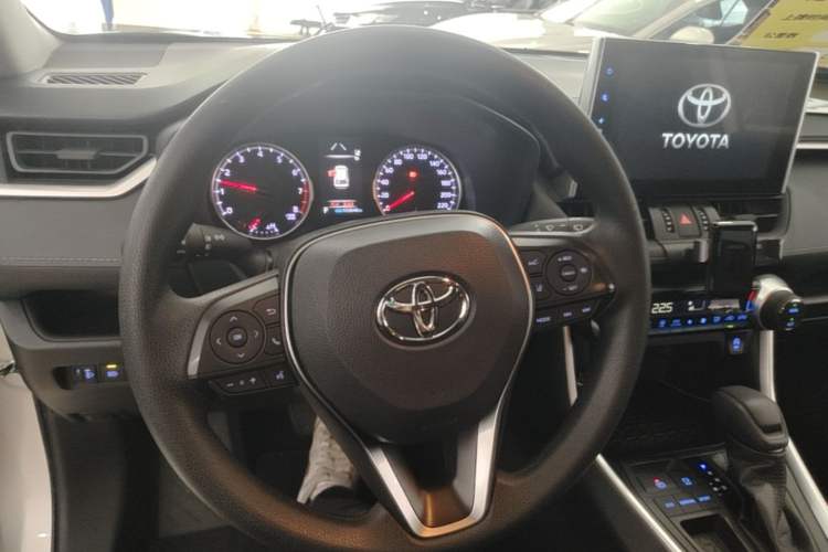 Used Toyota Wildlander 2021 2.0L CVT Two-Wheel Drive Luxury Edition Steering Wheel