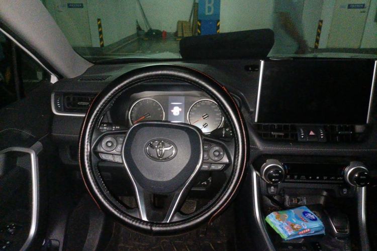 Used Toyota Wildlander 2021 2.0L CVT Two-Wheel Drive Luxury Edition Steering Wheel