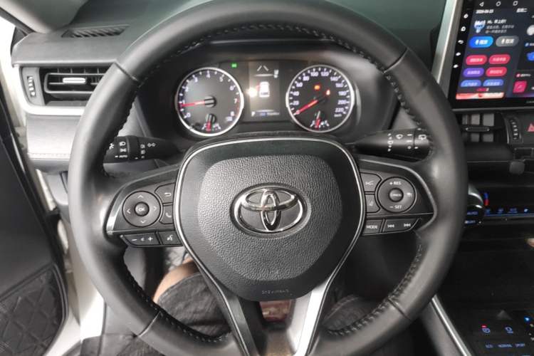 Used Toyota Wildlander 2021 2.0L CVT 4x4 Luxury Edition Steering Wheel