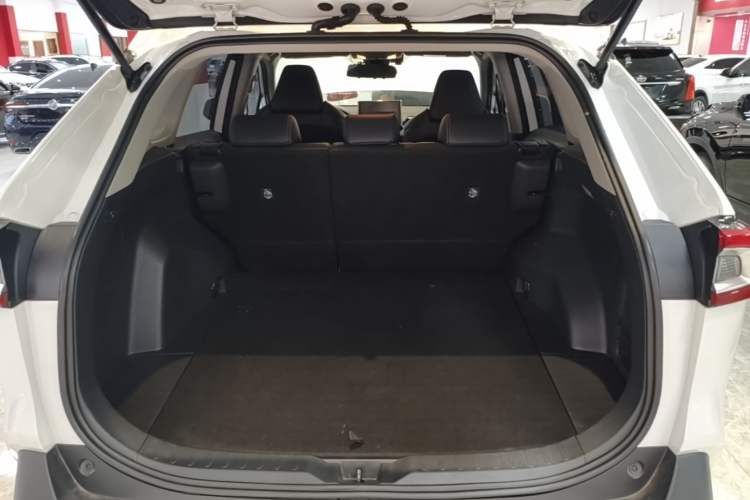 Used Toyota Wildlander 2021 Dual-Engine 2.5L E-CVT Two-Wheel Drive Luxury Edition Trunk