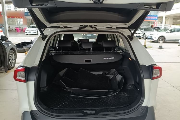 Used Toyota Wildlander 2021 2.0L CVT 4x4 Luxury Edition Trunk