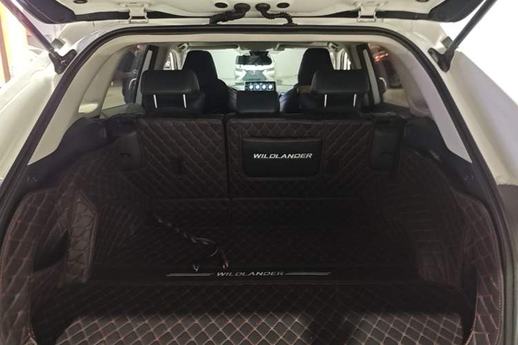 Used Toyota Wildlander 2021 2.0L CVT Two-Wheel Drive Luxury Edition Trunk