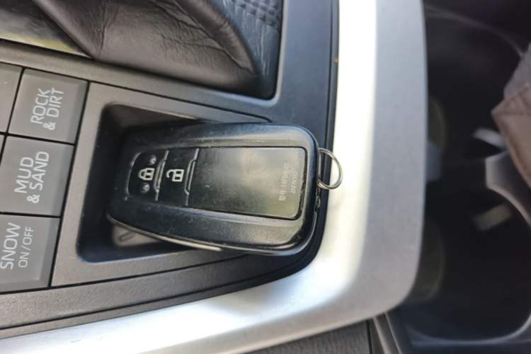 Used Toyota Wildlander 2021 2.0L CVT 4x4 Luxury Edition Vehicle Key