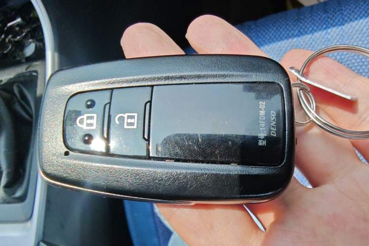 Used Toyota Wildlander 2021 2.0L CVT Two-Wheel Drive Luxury Edition Vehicle Key