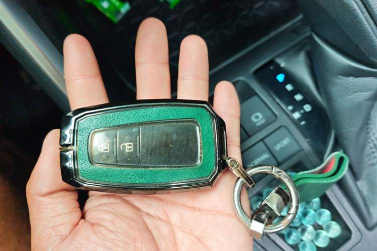 Used Toyota Wildlander 2021 2.0L CVT Two-Wheel Drive Luxury Edition Vehicle Key