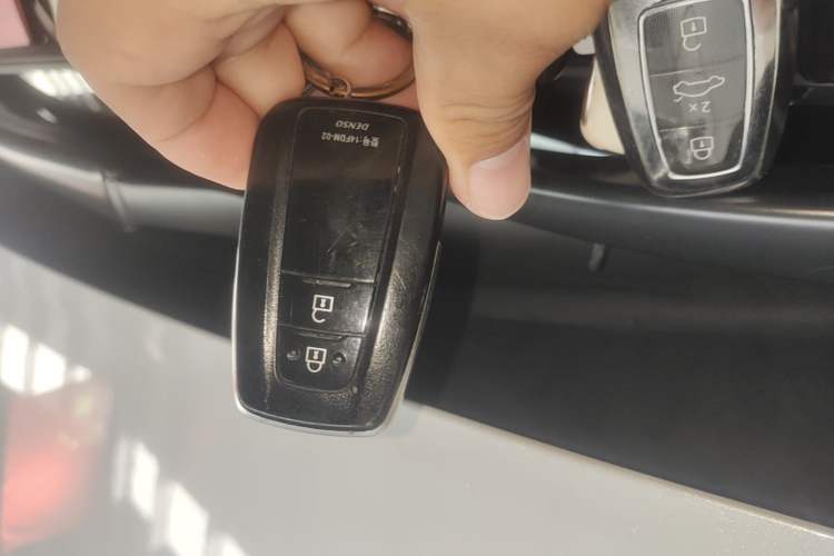 Used Toyota Wildlander 2021 2.0L CVT 4x4 Luxury Edition Vehicle Key