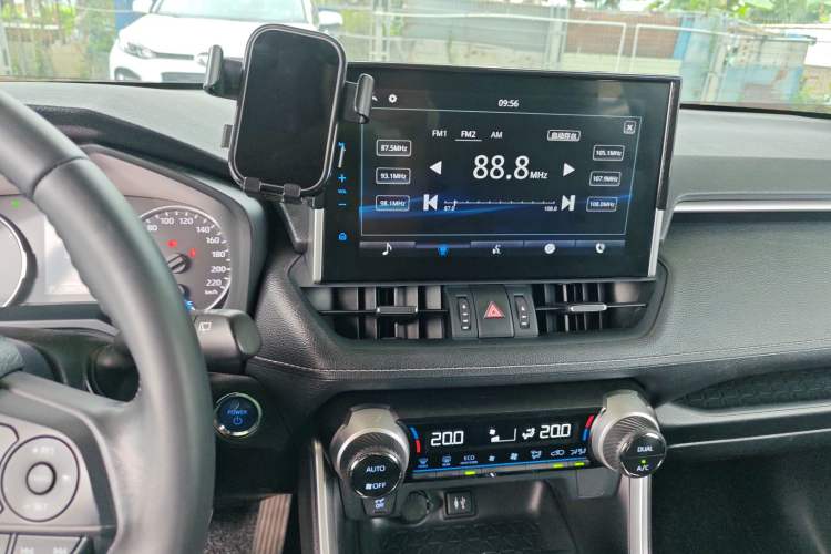 Used Toyota Wildlander 2022 Dual-Engine 2.5L E-CVT Two-Wheel Drive Luxury PLUS Edition Audio And AC Panel
