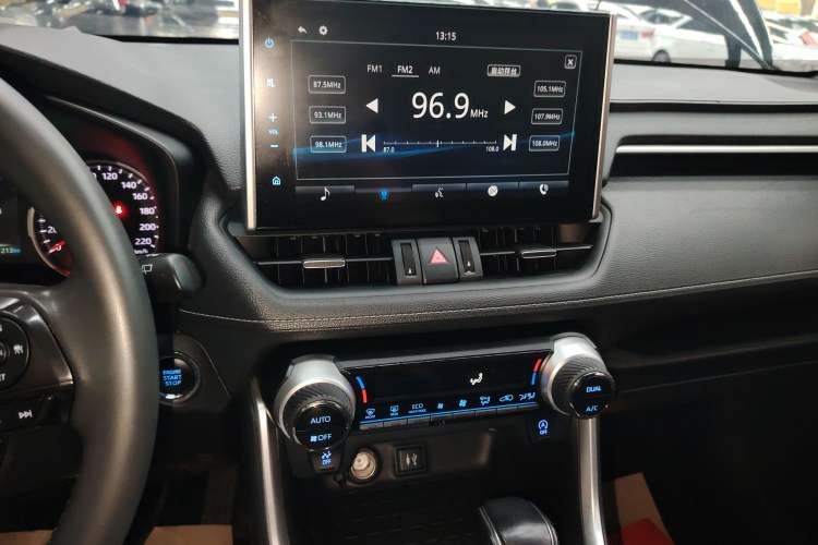 Used Toyota Wildlander 2022 2.0L CVT Two-Wheel Drive Luxury PLUS Edition Audio And AC Panel