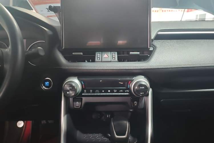 Used Toyota Wildlander 2022 2.0L CVT Two-Wheel Drive Luxury PLUS Edition Audio And AC Panel