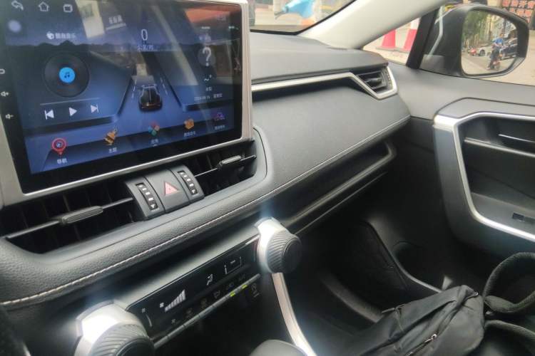 Used Toyota Wildlander 2022 2.0L CVT Two-Wheel Drive Leading Edition Audio And AC Panel