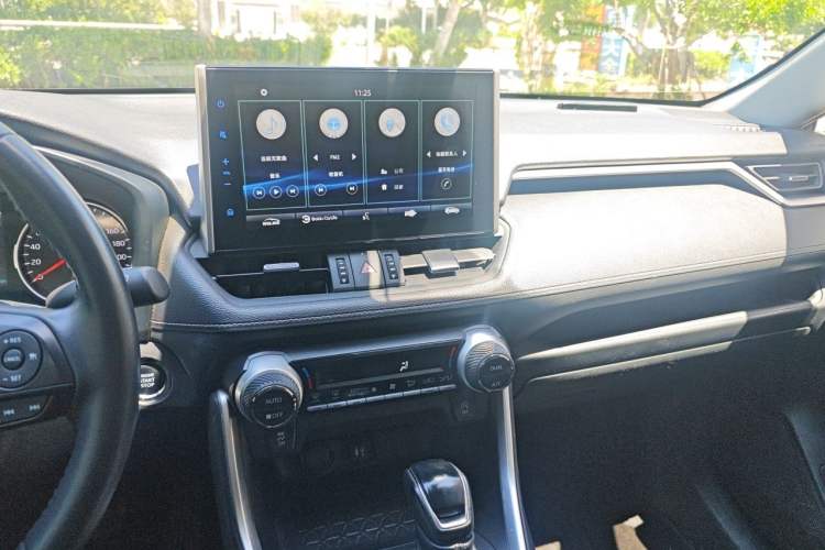 Used Toyota Wildlander 2022 2.0L CVT Two-Wheel Drive Luxury PLUS Edition Audio And AC Panel