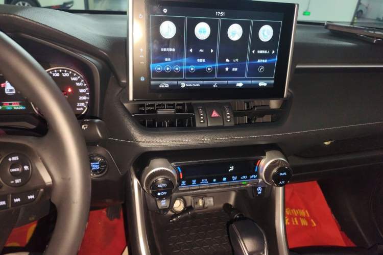 Used Toyota Wildlander 2022 2.0L CVT Two-Wheel Drive Luxury PLUS Edition Audio And AC Panel