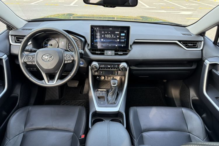 Used Toyota Wildlander 2022 Dual-Engine 2.5L E-CVT Two-Wheel Drive Prestige Edition Audio And AC Panel