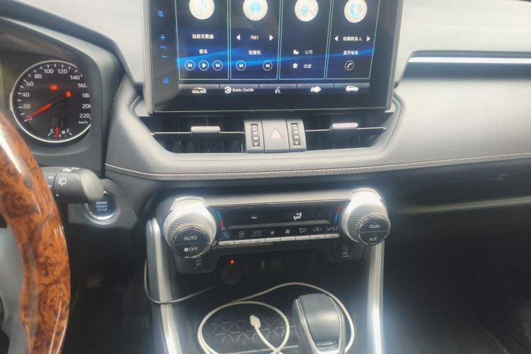 Used Toyota Wildlander 2022 2.0L CVT Two-Wheel Drive Luxury Edition Audio And AC Panel