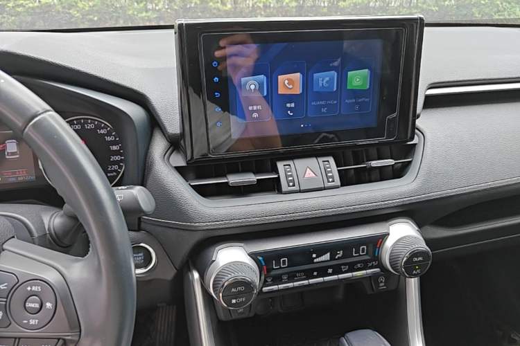 Used Toyota Wildlander 2022 2.0L CVT Two-Wheel Drive Urban Edition Audio And AC Panel