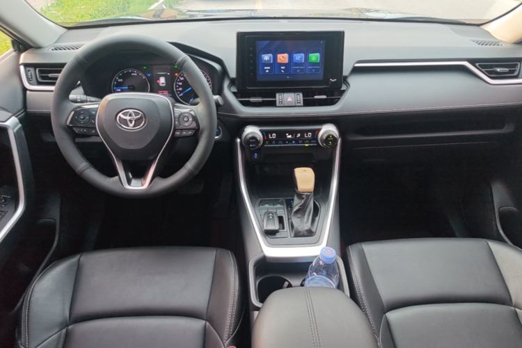 Used Toyota Wildlander 2022 Dual-Engine 2.5L E-CVT Two-Wheel Drive Urban Edition Center Console