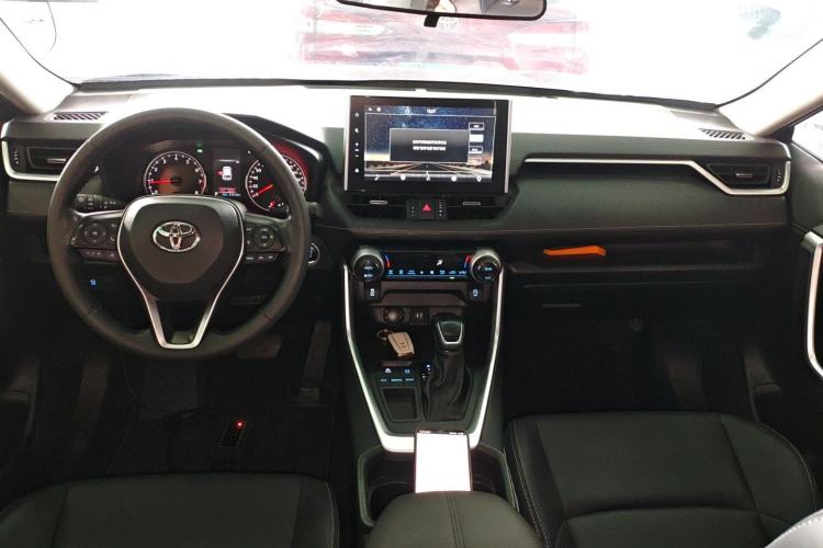 Used Toyota Wildlander 2022 2.0L CVT Two-Wheel Drive Luxury PLUS Edition Center Console