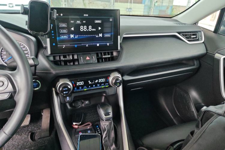 Used Toyota Wildlander 2022 Dual-Engine 2.5L E-CVT Two-Wheel Drive Luxury PLUS Edition Center Console