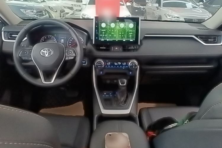 Used Toyota Wildlander 2022 2.0L CVT Two-Wheel Drive Luxury PLUS Edition Center Console