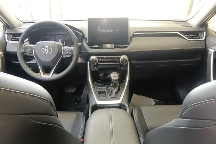 Used Toyota Wildlander 2022 2.0L CVT Two-Wheel Drive Luxury Edition Center Console