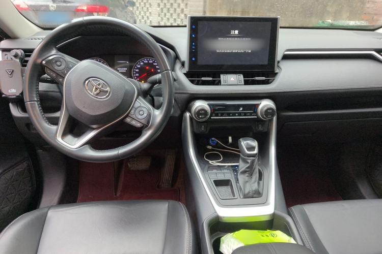 Used Toyota Wildlander 2022 2.0L CVT Two-Wheel Drive Luxury PLUS Edition Center Console