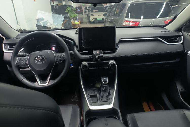 Used Toyota Wildlander 2022 2.0L CVT Two-Wheel Drive Luxury PLUS Edition Center Console