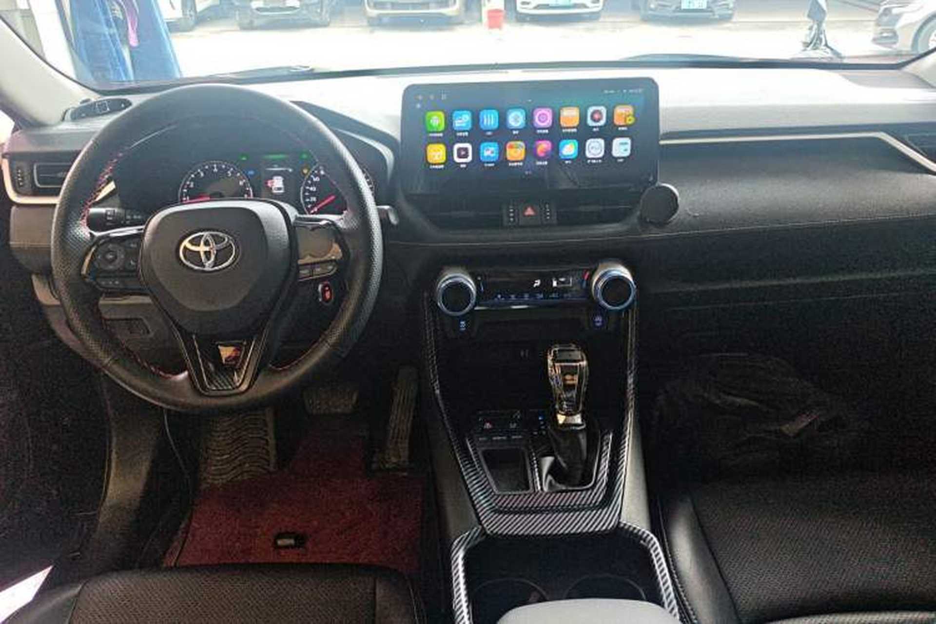 Used Toyota Wildlander 2022 Updated Version 2.0L CVT Two-Wheel Drive Leading Edition Center Console