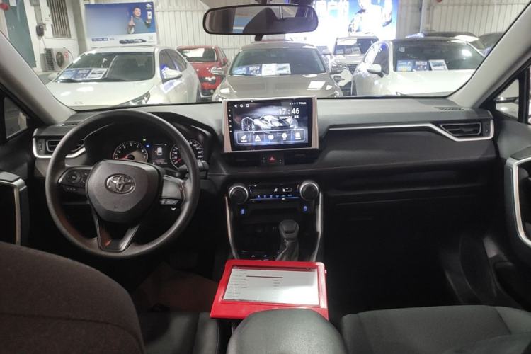 Used Toyota Wildlander 2022 Updated Version 2.0L CVT Two-Wheel Drive Leading Edition Center Console
