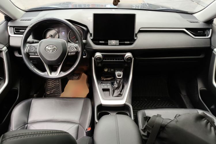Used Toyota Wildlander 2022 2.0L CVT Two-Wheel Drive Luxury PLUS Edition Center Console