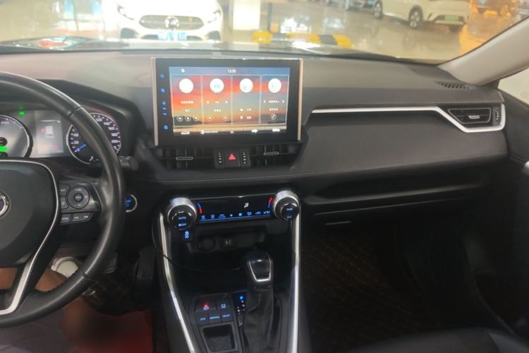 Used Toyota Wildlander 2022 Dual-Engine 2.5L E-CVT Two-Wheel Drive Luxury Edition Center Console