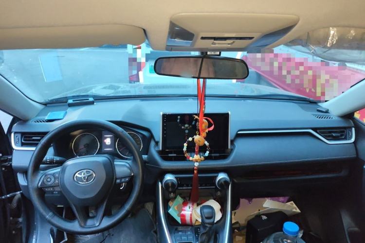 Used Toyota Wildlander 2022 Updated Version 2.0L CVT Two-Wheel Drive Leading Edition Center Console