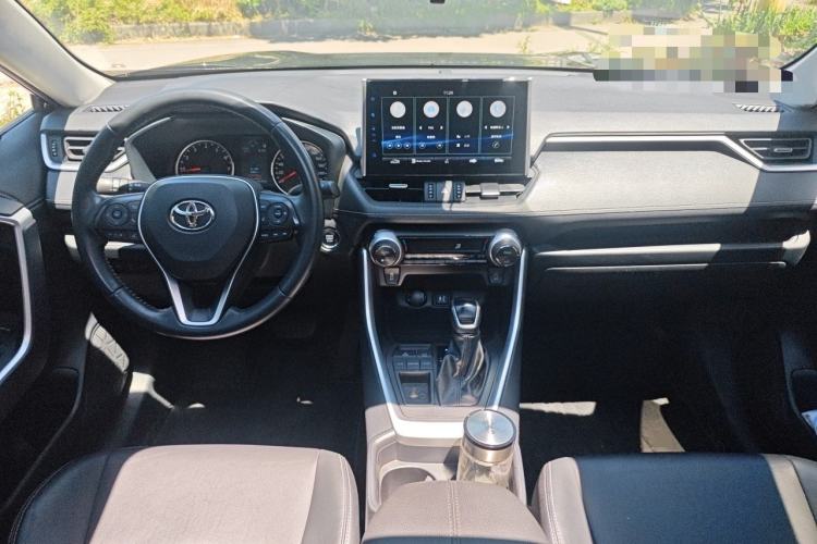 Used Toyota Wildlander 2022 2.0L CVT Two-Wheel Drive Luxury PLUS Edition Center Console