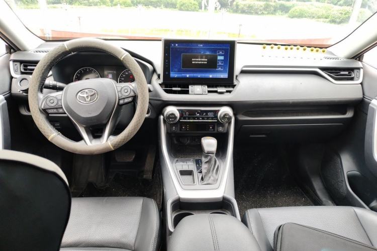 Used Toyota Wildlander 2022 2.0L CVT Two-Wheel Drive Prestige Edition Center Console