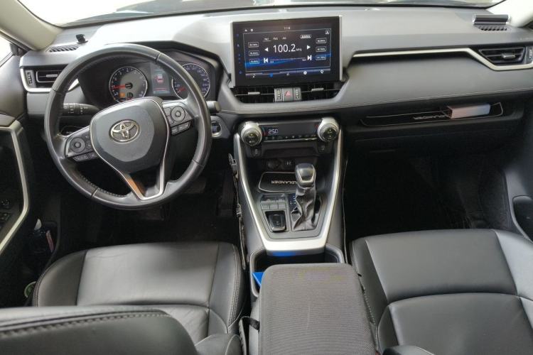 Used Toyota Wildlander 2022 2.0L CVT Two-Wheel Drive Luxury Edition Center Console