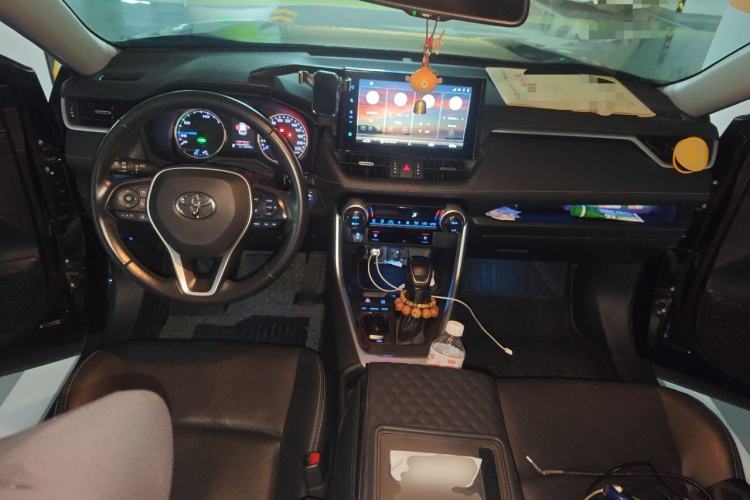 Used Toyota Wildlander 2022 Dual-Engine 2.5L E-CVT Two-Wheel Drive Prestige Edition Center Console