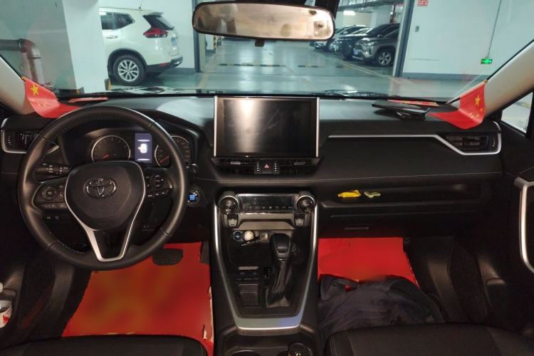 Used Toyota Wildlander 2022 2.0L CVT Two-Wheel Drive Luxury PLUS Edition Center Console