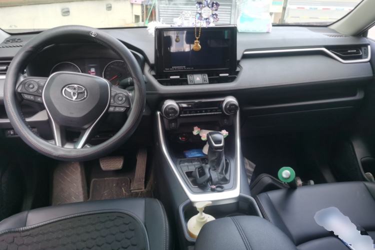 Used Toyota Wildlander 2022 2.0L CVT Two-Wheel Drive Urban Edition Center Console