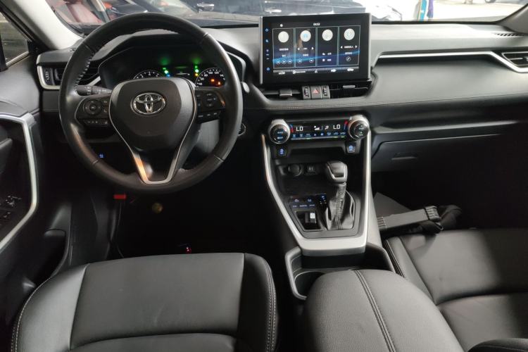 Used Toyota Wildlander 2022 2.0L CVT Two-Wheel Drive Luxury PLUS Edition Center Console