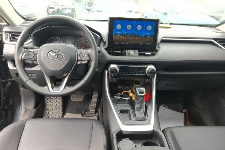 Used Toyota Wildlander 2022 2.0L CVT Two-Wheel Drive Luxury PLUS Edition Center Console